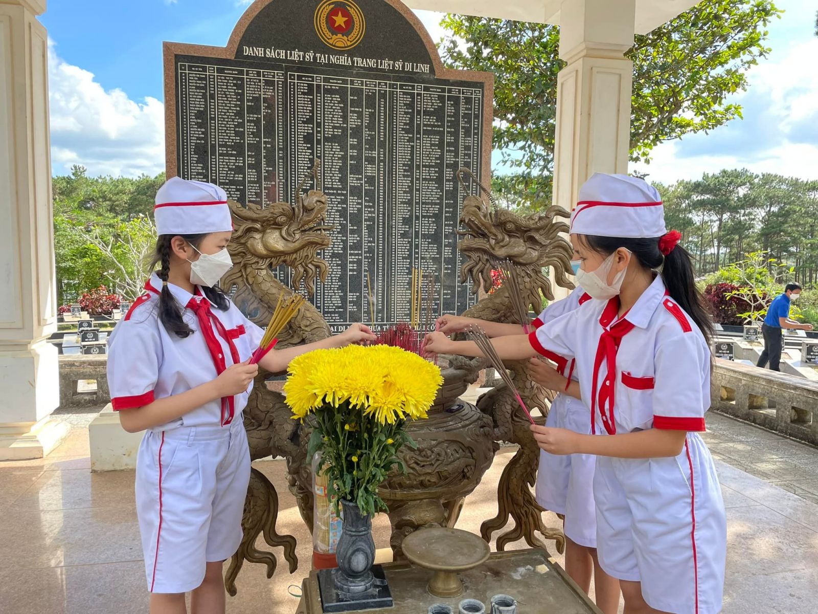 Nghĩa trang luyện bùa