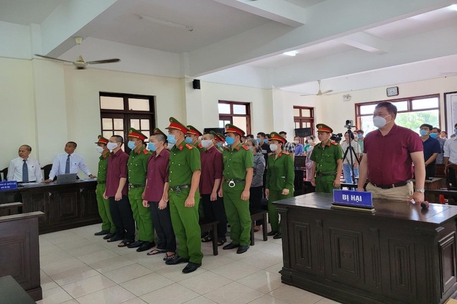 Phiên tòa Hai Tửng